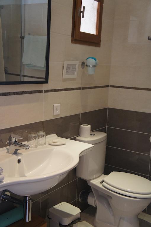 Hotel La Bergerie Joucas Habitación foto